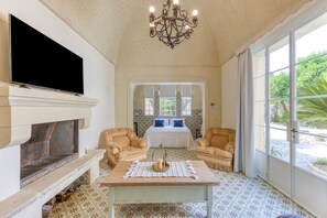 1 bedroom, free WiFi, bed sheets - Apartment 'Humilitas - Basium' with Private Garden, Wi-Fi, and Air Conditioning (Corsano)