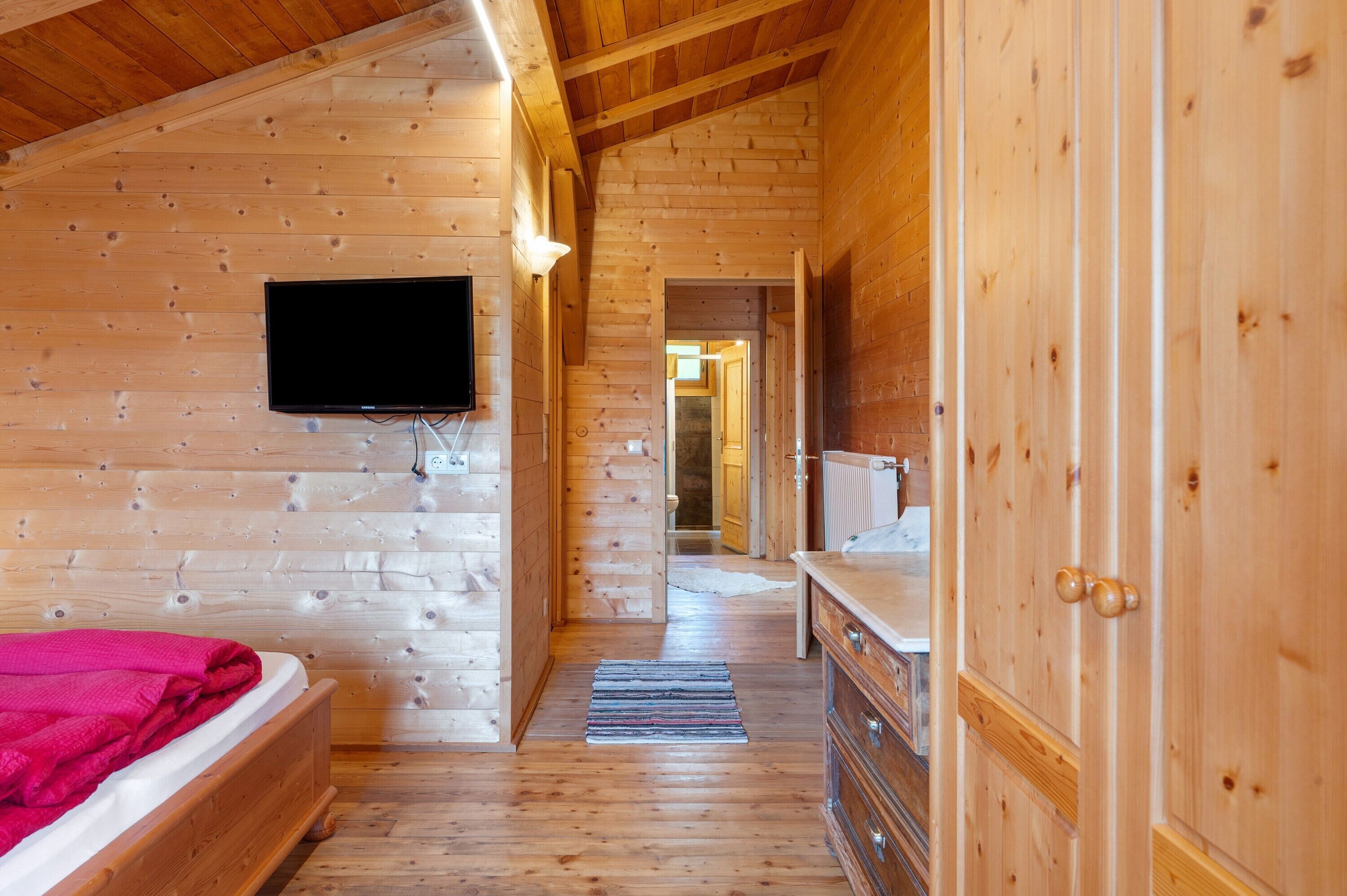 3 chambres, accès au Wi-Fi (inclus), literie fournie
