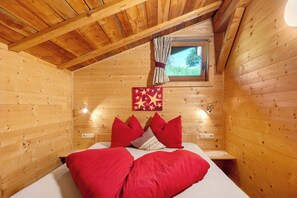 3 bedrooms, free WiFi, bed sheets