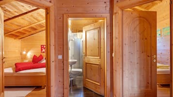 3 bedrooms, free WiFi, bed sheets