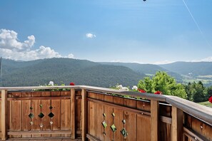 Property grounds - Apartment 'Kornblume' with Mountain View, Shared Garden and Wi-Fi (Meltina)