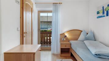 2 bedrooms, free WiFi, bed sheets