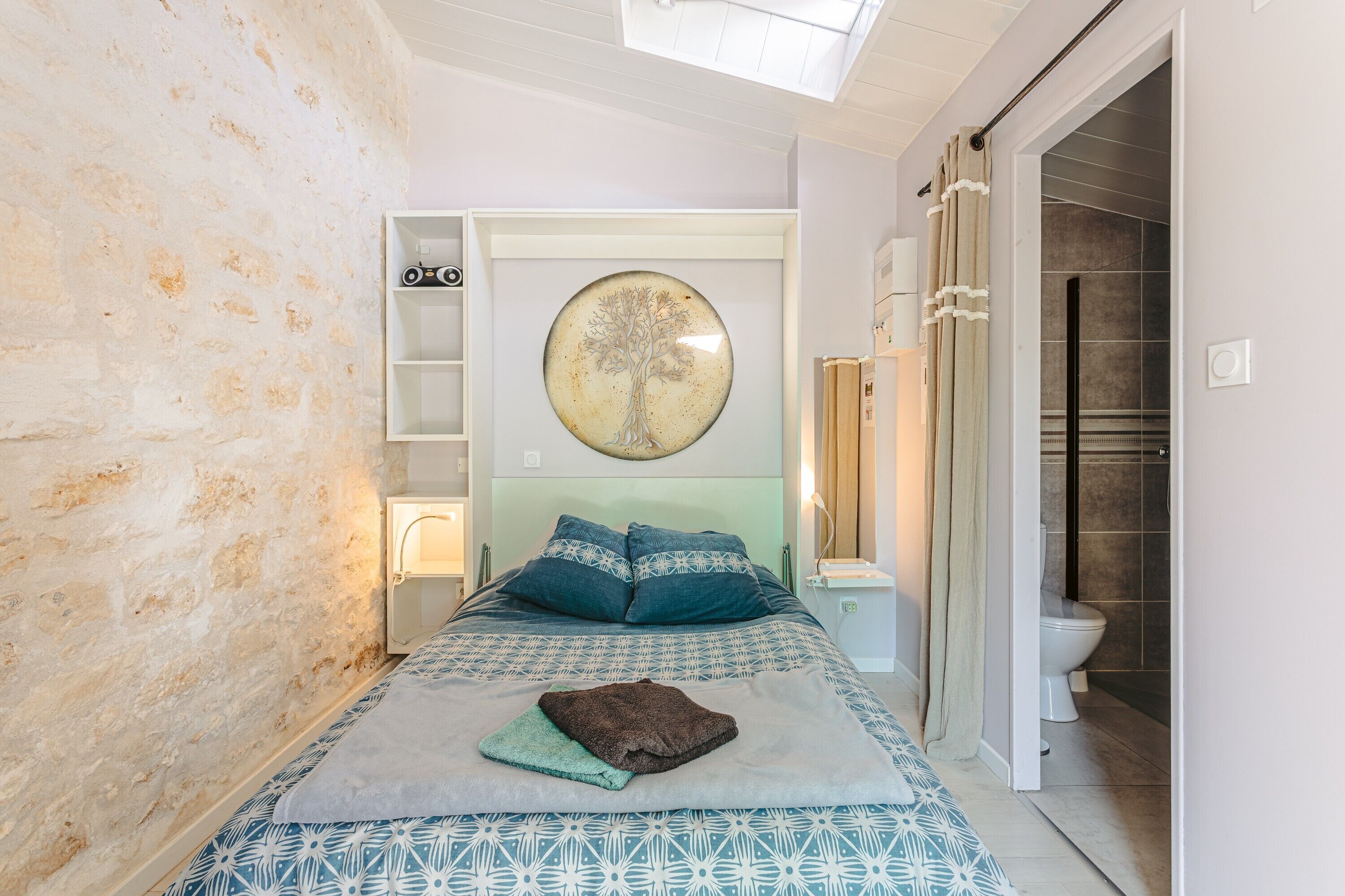 1 bedroom, iron/ironing board, bed sheets