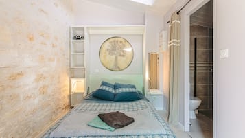 1 bedroom, iron/ironing board, bed sheets