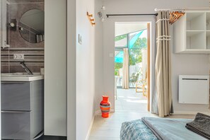 1 soverom, strykejern/-brett og sengetøy