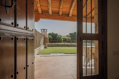 Country House 'Casas Rurales Velasco I I' with Private Terrace, Wi-Fi and Air Conditioning