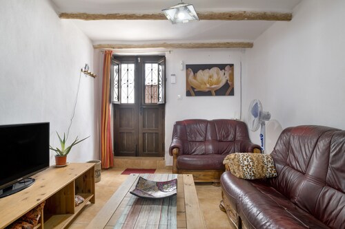 Casa Manolo El Molinero: Private Terrace, Balcony & Wi-Fi in El Gastor