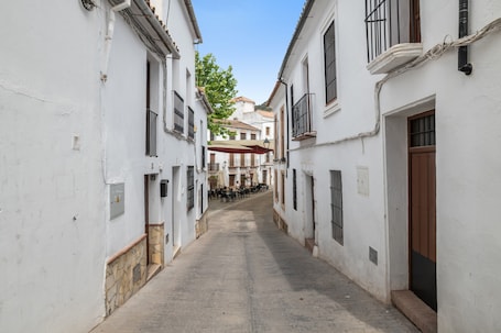 Exterior. Casa Manolo El Molinero: Private Terrace, Balcony & Wi-Fi in El Gastor