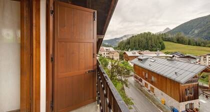 Apartment 'La Casa Dei Cervi - Mansarda' with Mountain View, Balcony and Wi-Fi