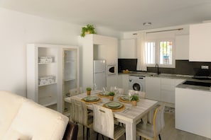 Interior - Las Piñas Vacation House - Beach - Terrace - Parking - by Primestay (Benicarló)