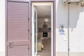 Exterior - Apartment 'Almàsalo Re Di Coppe' with Private Terrace, Wi-Fi and Air Conditioning (Noto Marina)