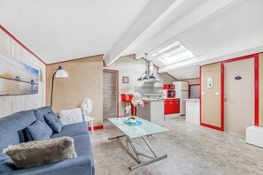 TV - Le Grand T2 – Elegant Apartment with Shared Pool in Andernos-les-Bains (Andernos-les-Bains)