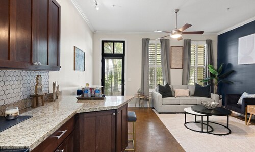 Boho Chic Vibes 1-bedroom apartment with AC, WiFi Midtown Houston