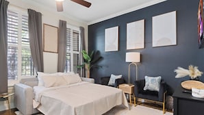 1 chambre, bureau, fer et planche à repasser, Wi-Fi gratuit
