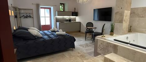 1 bedroom, free WiFi, bed sheets