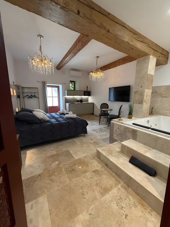 1 chambre, accès au Wi-Fi (inclus), literie fournie