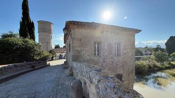 Enceinte de lâhĂ©bergement