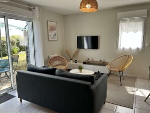 Living area - 1008 - House 5p in a private residence with swimming pool. (PLENEUF VAL ANDRE)