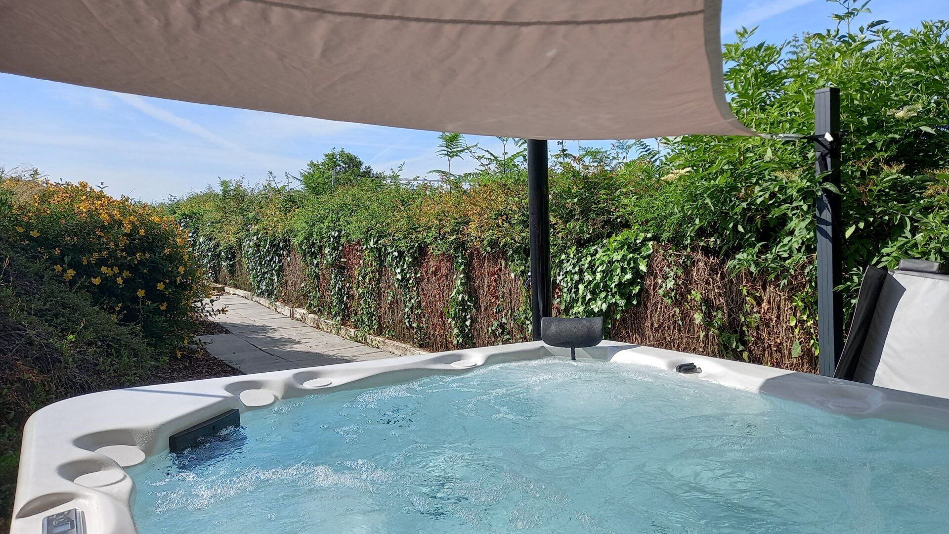 Bain à remous extérieur