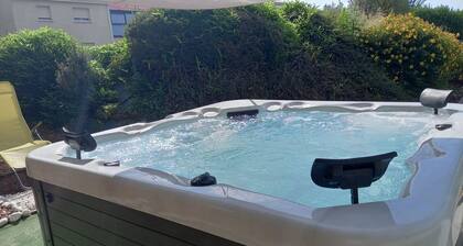 Gîte 'Chez Gwen Et Flo' mit geteilter Terrasse, gemeinsamem Garten und WLAN