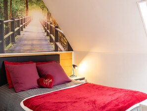 3 bedrooms, free WiFi, bed sheets - Holiday Home 'De L'alliance' with Private Terrace and Private Garden (Lannion)