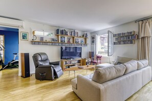 TV, DVD player, books, video library