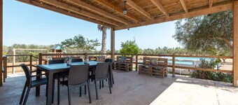 Casita de campo 'Masía Punta L'abat' con vistas a la montaña, piscina privada y terraza privada