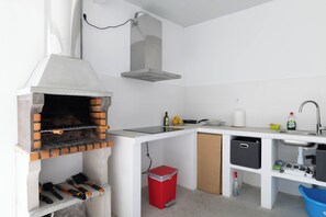 雪櫃、微波爐、焗爐、爐具