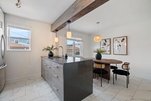 Private kitchen - Upscale Toronto Home Near Transit | Office | King Beds | Garden | Backyard Oasis (Toronto)