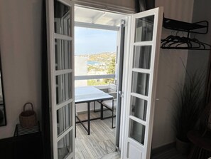 Interior - Studio 'Aeolian Blu 3' with Sea View, Wi-Fi and Air Conditioning (Paros)