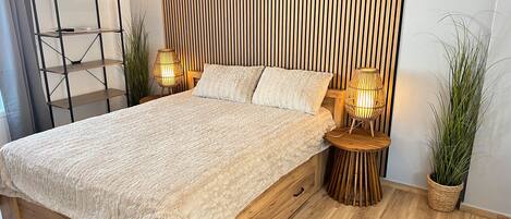 アイロン / アイロン台、WiFi (無料)、ベッドシーツ