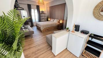 BĂŒgeleisen/BĂŒgelbrett, kostenloses WLAN, BettwĂ€sche