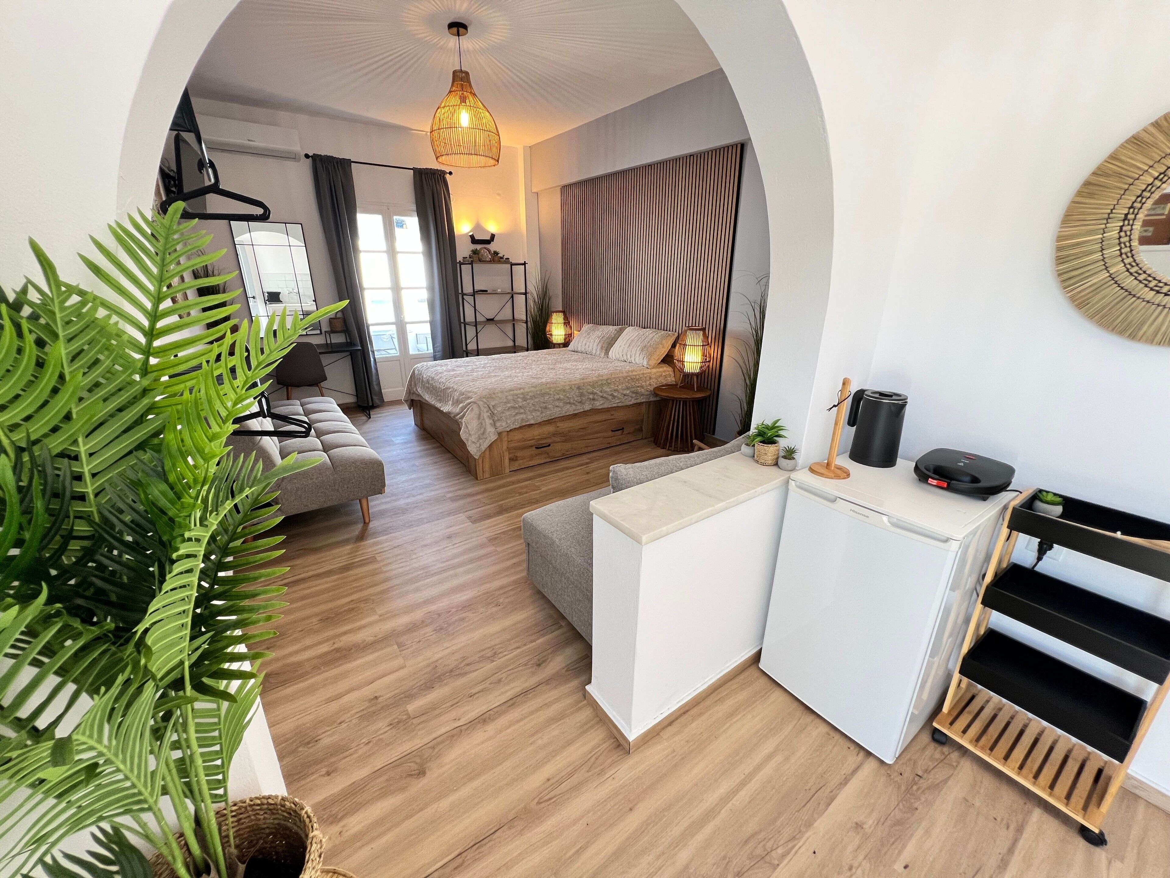 Iron/ironing board, free WiFi, bed sheets