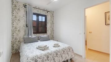 2 dormitorios, tabla de planchar con plancha, wifi gratis y ropa de cama