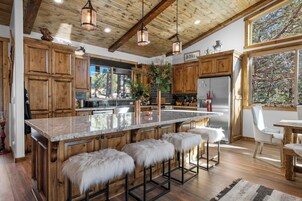 Electric kettle, toaster