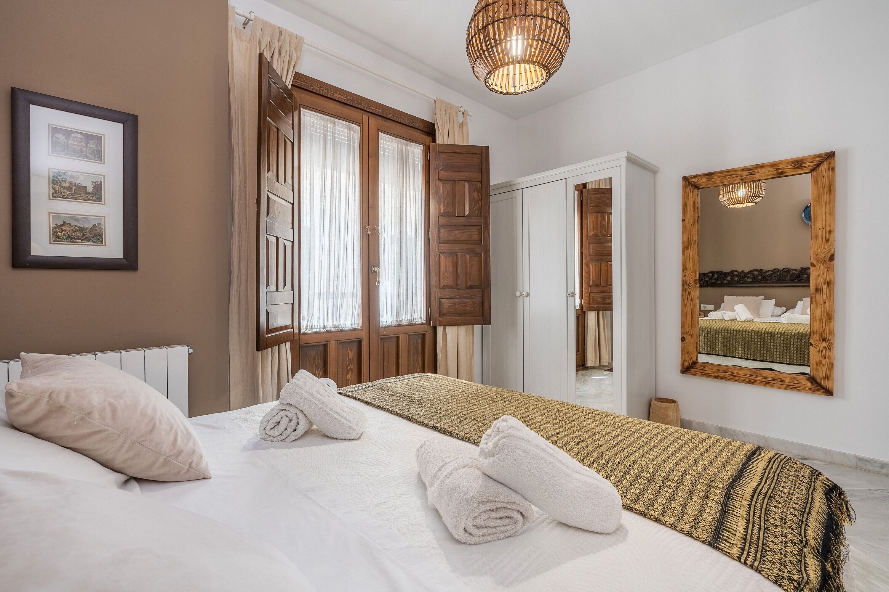 2 slaapkamers, een strijkplank/strijkijzer, gratis wifi, beddengoed