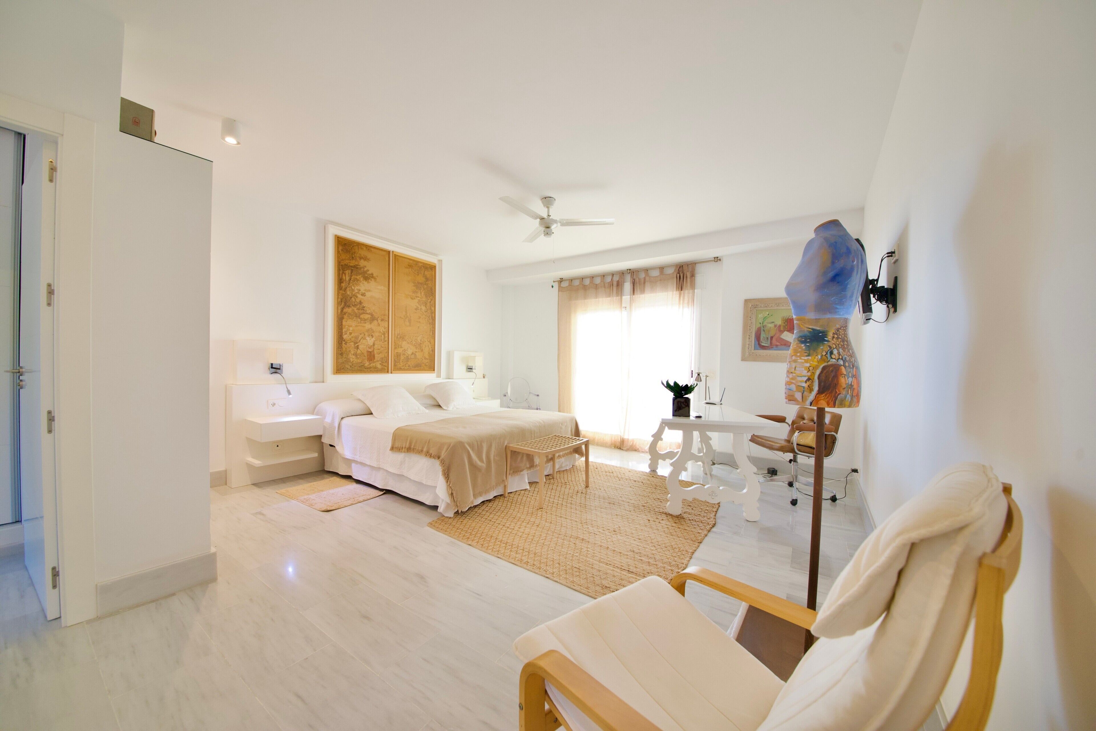 4 chambres, fer et planche à repasser, Wi-Fi gratuit, draps fournis