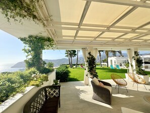 Terrace/patio - Villa 'Amarna' with Sea View, Wi-Fi and Air Conditioning (La Herradura)
