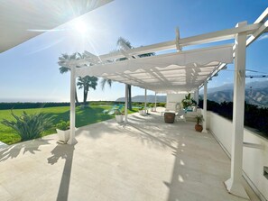 Terrace/patio - Villa 'Amarna' with Sea View, Wi-Fi and Air Conditioning (La Herradura)