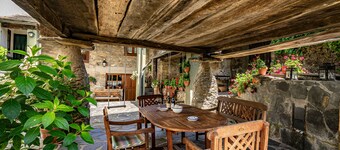 Rural House 'Casa Mario' with Mountain Views, Garden and Wi-Fi
