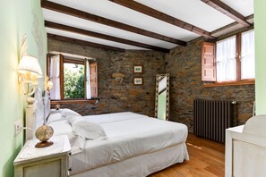 4 habitaciones, tabla de planchar con plancha y wifi gratis 