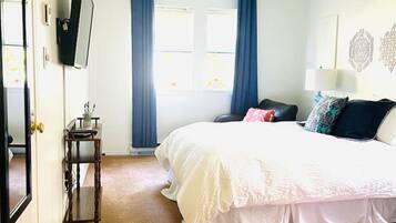 2 bedrooms, desk, iron/ironing board, travel crib