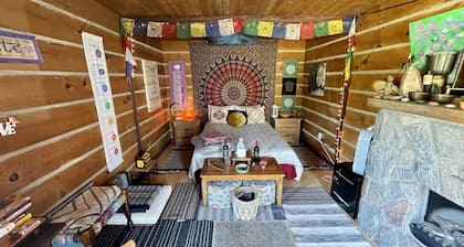 Unique and Secluded Cabin in Northern Muskoka