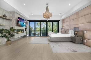 Luxury Villa, Multiple Beds, Pool Access, Pool View (Louise Modern)