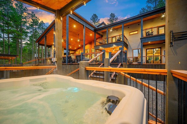 Bain à remous extérieur