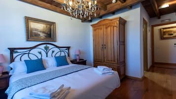 6 bedrooms, iron/ironing board, free WiFi, bed sheets