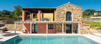 Villa 'Pretziosa' with Private Pool, Wi-Fi and Air Conditioning