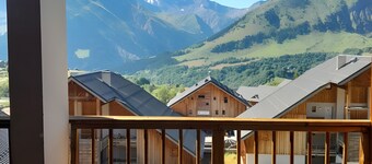 Apartment 'Saint-jean-d'arves' with Mountain View and Balcony
