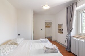 1 bedroom, free WiFi, bed sheets - Room 'La Rocca Chianti Hospitality' with Shared Pool, Shared Garden and Wi-Fi (Barberino Tavarnelle)