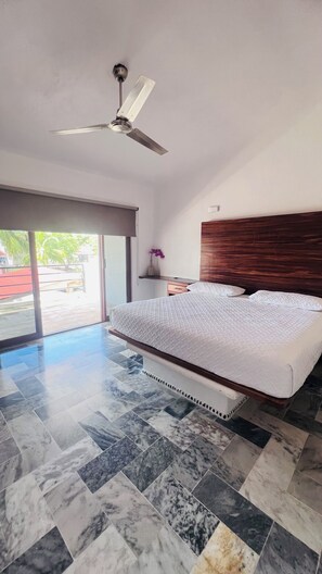 5 bedrooms, WiFi, bed sheets, wheelchair access - House in the 1st Canal Barra de Navidad with Pool and very close to town.Family. (Barra de Navidad)